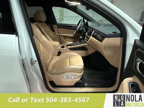 Used 2023 Porsche Macan AWD/4WD image 31
