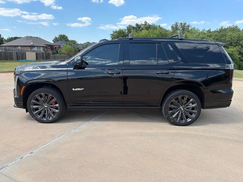 Used 2026 Cadillac Escalade V AWD/4WD image 2