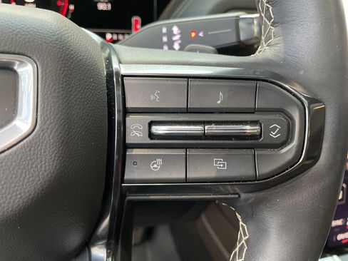 Used 2025 GMC Yukon XL Denali Ultimate w/ LPO, Floor Liner Package AWD/4WD image 22