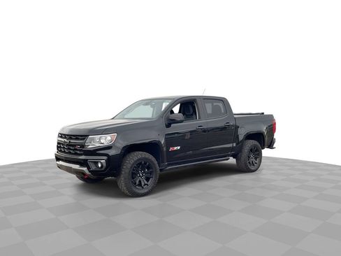 Used 2022 Chevrolet Colorado Z71 w/ Z71 Midnight Edition image 4