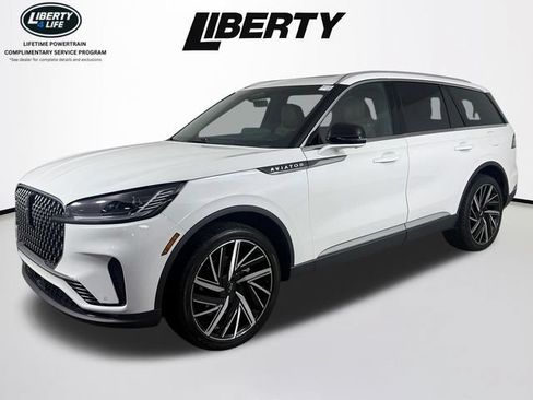 Used 2025 Lincoln Aviator Reserve w/ Equipment Group 201A AWD/4WD image 7