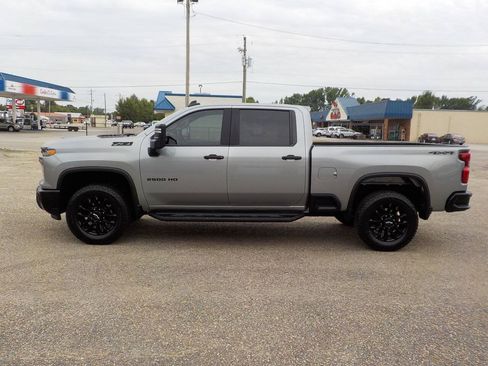 Used 2026 Chevrolet Silverado 2500 Custom w/ Custom Value Package AWD/4WD image 2