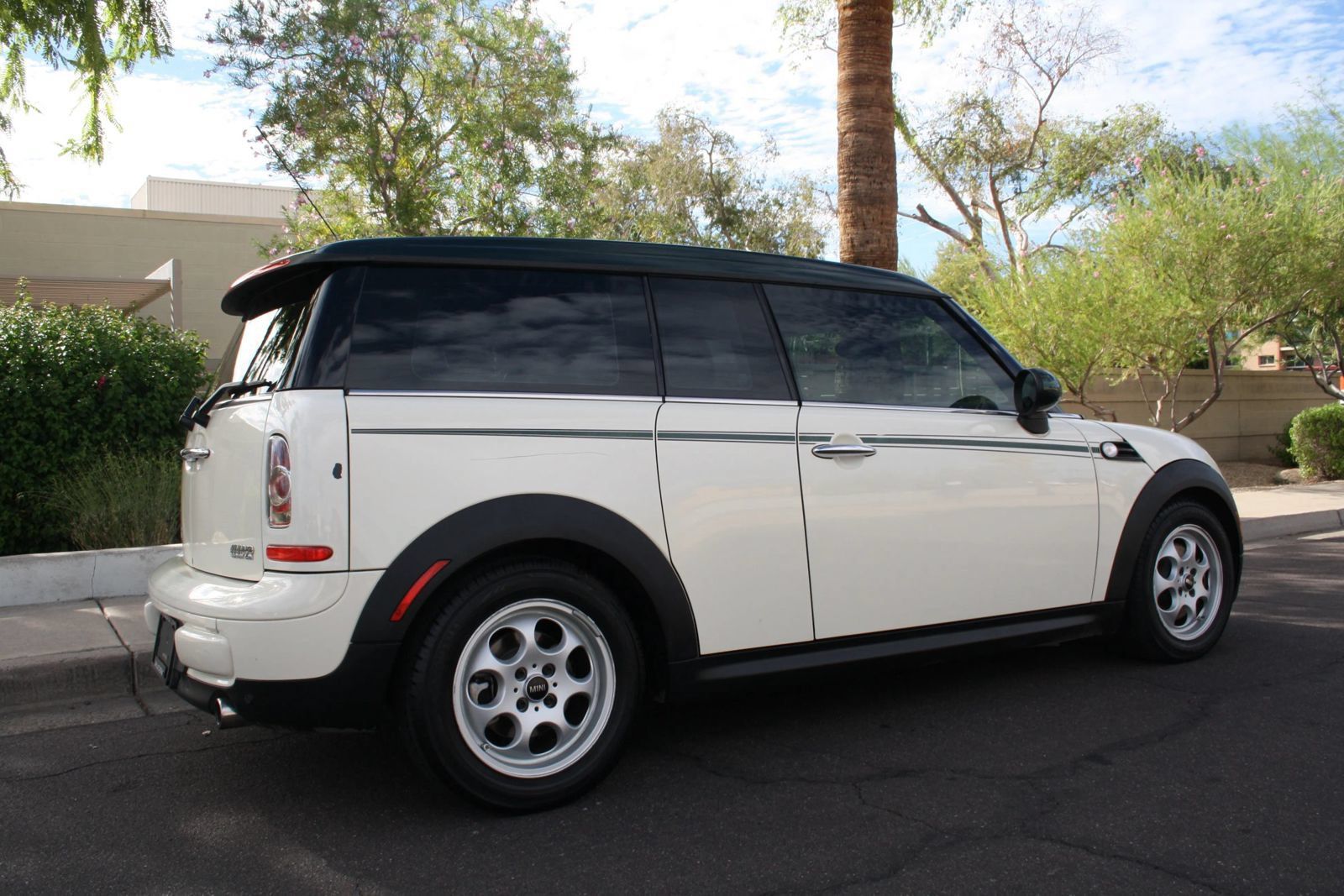 Used 2013 MINI Cooper Clubman FWD image 3