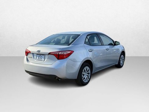 Used 2017 Toyota Corolla LE image 5