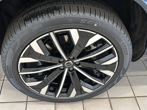 Used 2026 Volvo XC90 B6 Ultra w/ Protection Package Premier image 32