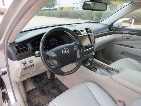 Used 2011 Lexus LS 460 image 34
