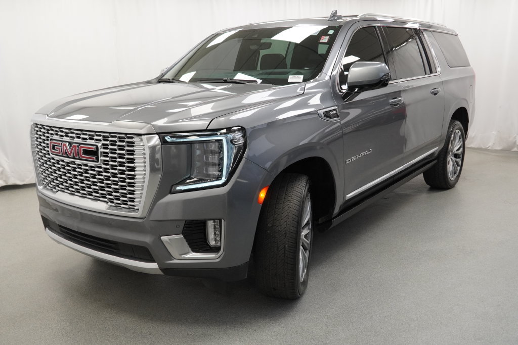 Used 2021 GMC Yukon XL Denali w/ Denali Premium Package AWD/4WD image 8
