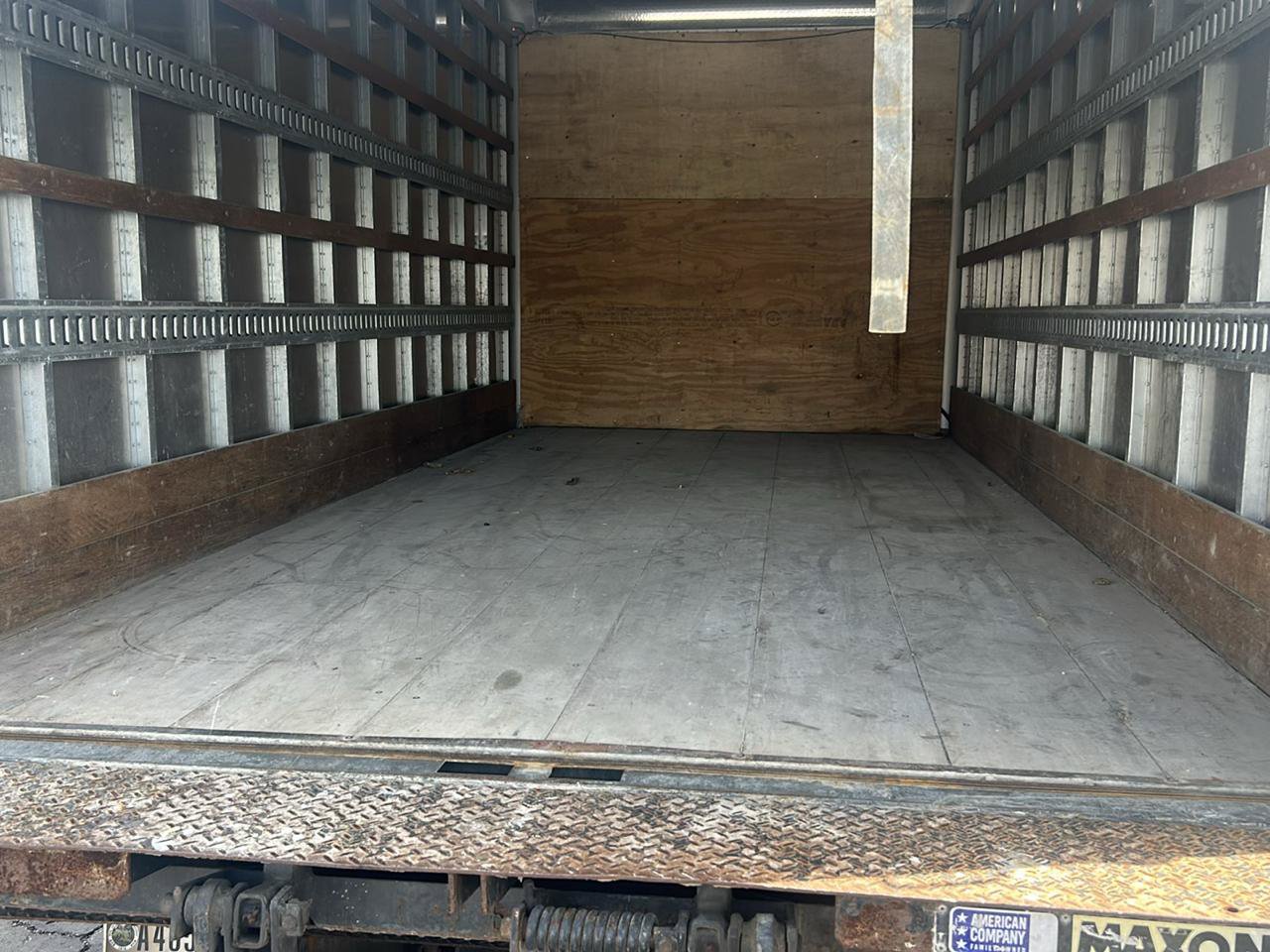 Used 2023 Isuzu NPR RWD image 6