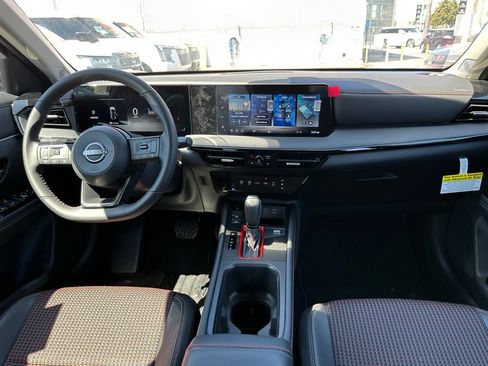 New 2026 Nissan Kicks SR w/ SR Premium Package FWD image 18