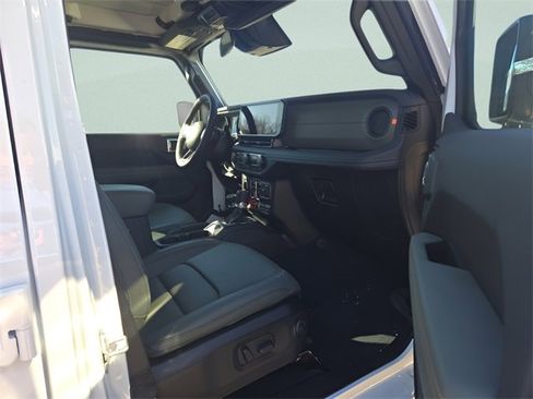 New 2026 Jeep Gladiator Mojave image 19