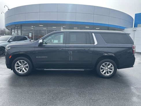 Used 2023 Chevrolet Suburban Premier image 8