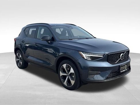 Certified 2026 Volvo XC40 B5 Core w/ Climate Package AWD/4WD image 35