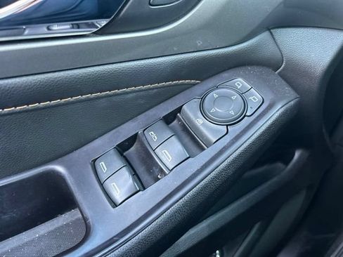 Used 2020 Chevrolet Traverse LT FWD image 15