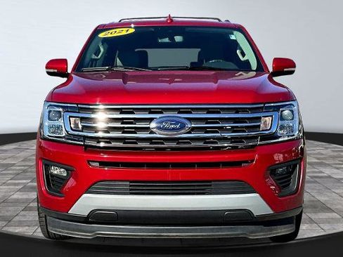 Certified 2021 Ford Expedition XLT image 3