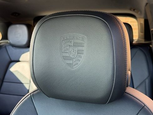 Certified 2025 Porsche Cayenne image 18
