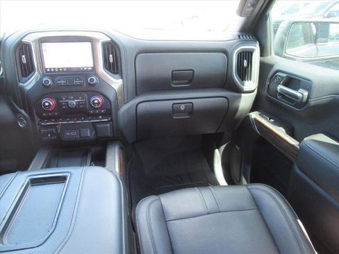 Used 2019 Chevrolet Silverado 1500 High Country w/ Technology Package image 13