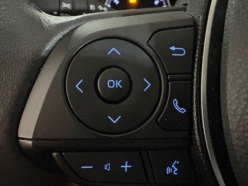 Used 2021 Toyota RAV4 XLE w/ XLE Grade Weather Package AWD/4WD image 9