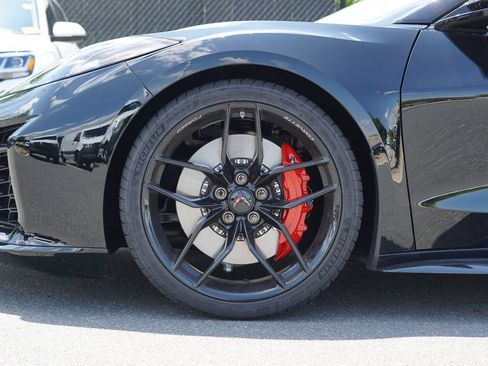 Used 2025 Chevrolet Corvette Z06 RWD image 9