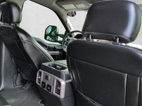 Used 2021 Ford F350 Lariat w/ Chrome Package image 19