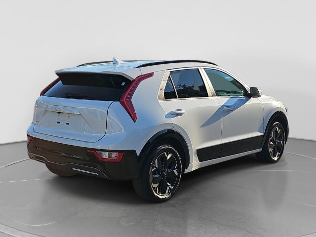 Used 2023 Kia Niro Wind w/ Wind Preserve Package FWD image 3