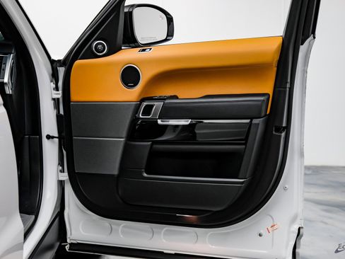 Used 2020 Land Rover Range Rover Sport SVR image 85