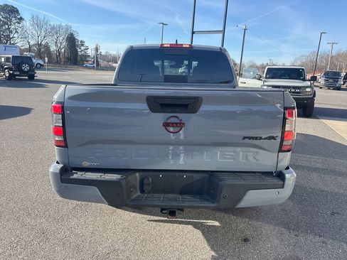 Used 2023 Nissan Frontier PRO-4X w/ Technology Package image 7