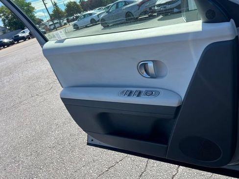 Used 2024 Hyundai Ioniq 5 SE AWD/4WD image 19