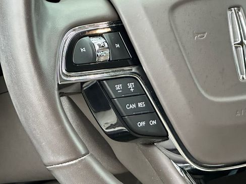 Used 2023 Lincoln Nautilus Reserve image 26