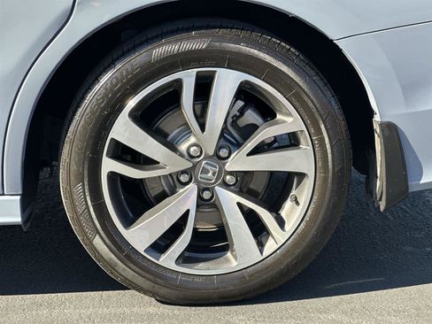 Used 2024 Honda Odyssey Touring image 8