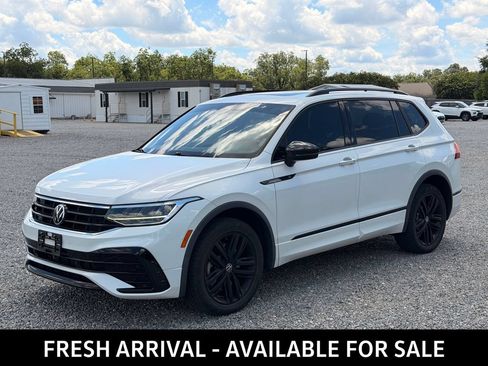 Used 2022 Volkswagen Tiguan SE R-Line FWD image 3
