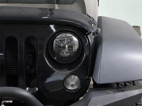 Used 2015 Jeep Wrangler Rubicon image 8