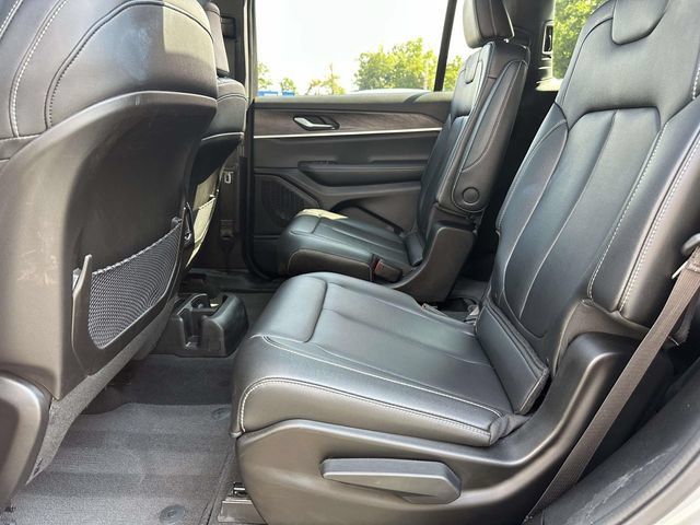 Used 2024 Jeep Grand Cherokee L Limited AWD/4WD image 21