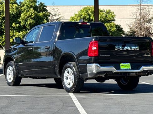 Used 2025 RAM 1500 Big Horn AWD/4WD image 3