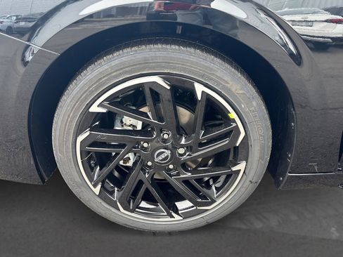New 2026 Nissan Sentra SR w/ SR Premium Package FWD image 11