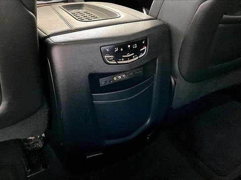 Used 2016 Cadillac Escalade Premium RWD image 20