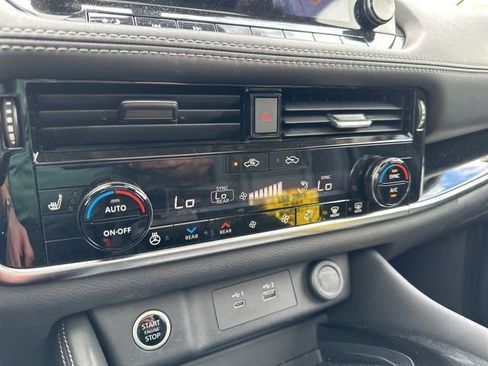 Certified 2023 Nissan Rogue SL w/ SL Premium Package AWD/4WD image 25