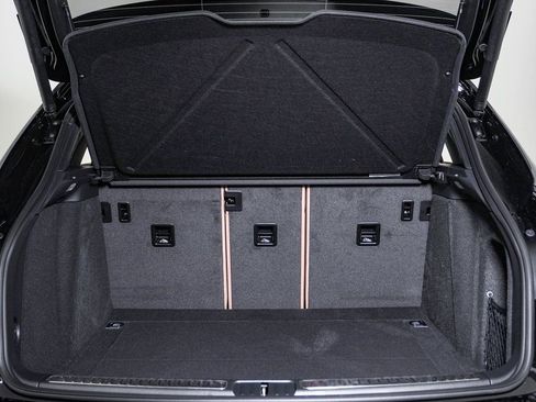 New 2026 Porsche Macan image 26