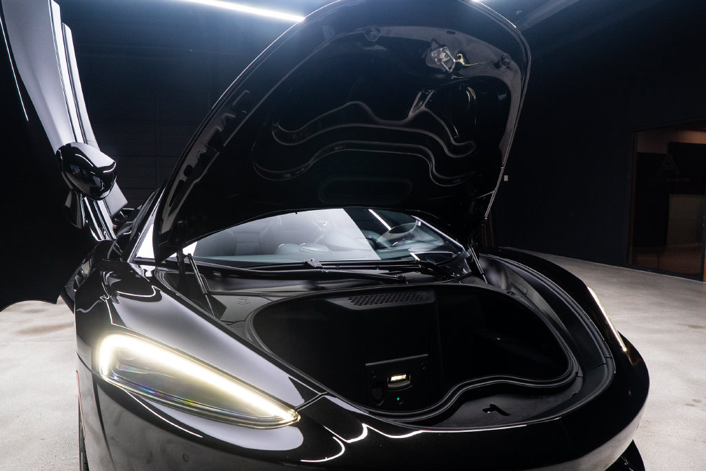 Used 2023 McLaren GT RWD image 8