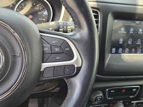 Used 2018 Jeep Compass Latitude w/ Popular Equipment Group FWD image 23