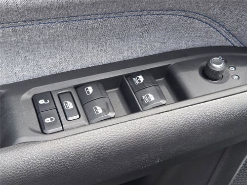 Used 2023 Jeep Compass Latitude AWD/4WD image 20