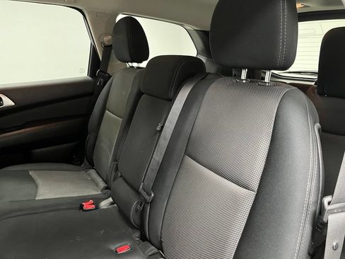 Used 2018 Nissan Pathfinder SV FWD image 47