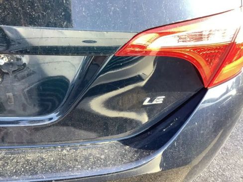 Used 2018 Toyota Corolla LE FWD image 18