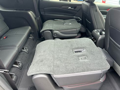 Used 2025 Chevrolet Traverse RS w/ LPO, Floor Liner Package AWD/4WD image 27