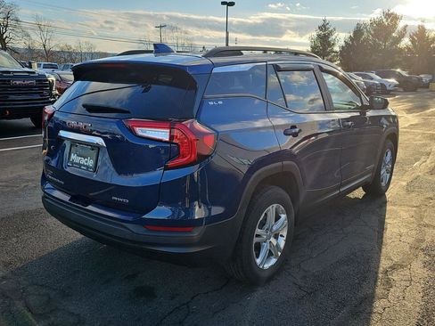 Used 2023 GMC Terrain SLE w/ Driver Convenience Package image 2