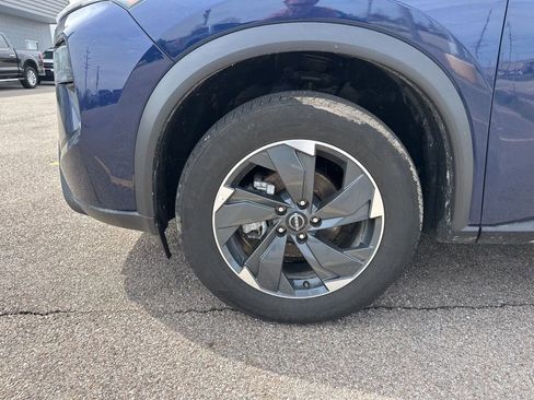 Used 2025 Nissan Rogue SV image 18