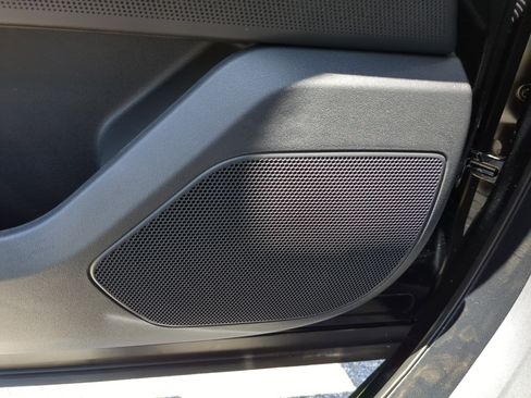 New 2026 Land Rover Range Rover Velar Dynamic SE image 16