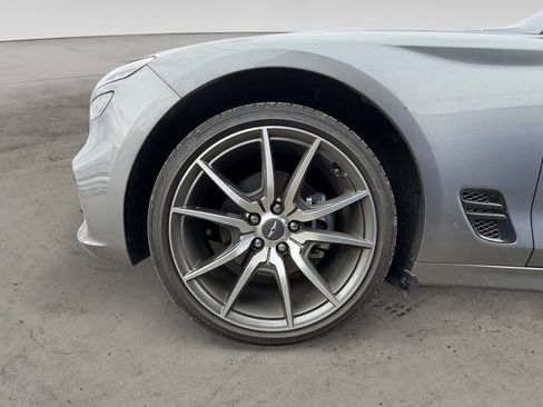 Used 2023 Genesis G70 2.0T image 9