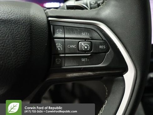 Used 2024 Jeep Grand Cherokee Limited AWD/4WD image 36