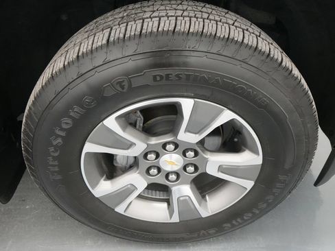 Used 2017 Chevrolet Colorado LT w/ Luxury Package, Chrome RWD image 10