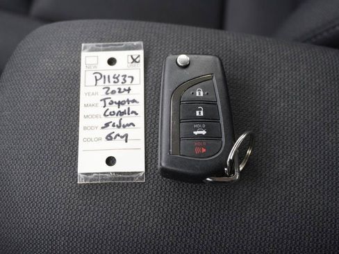 Used 2024 Toyota Corolla LE image 29